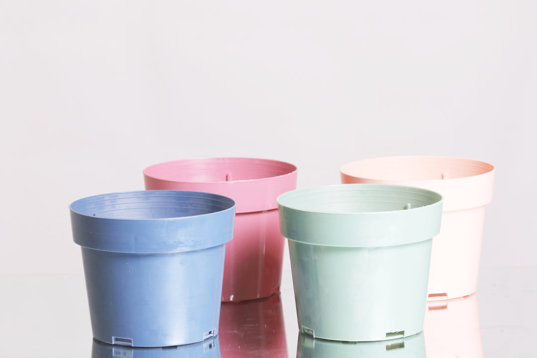 MISC. PLASTIC POTS